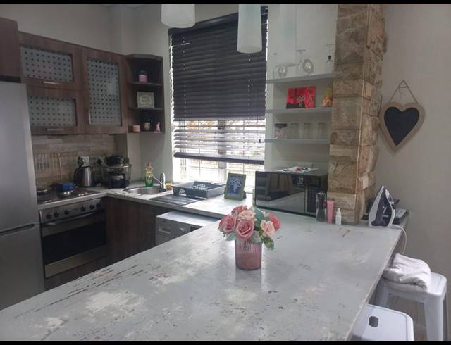 2 BEDROOM PROPERTY TO RENT IN ESSENWOOD